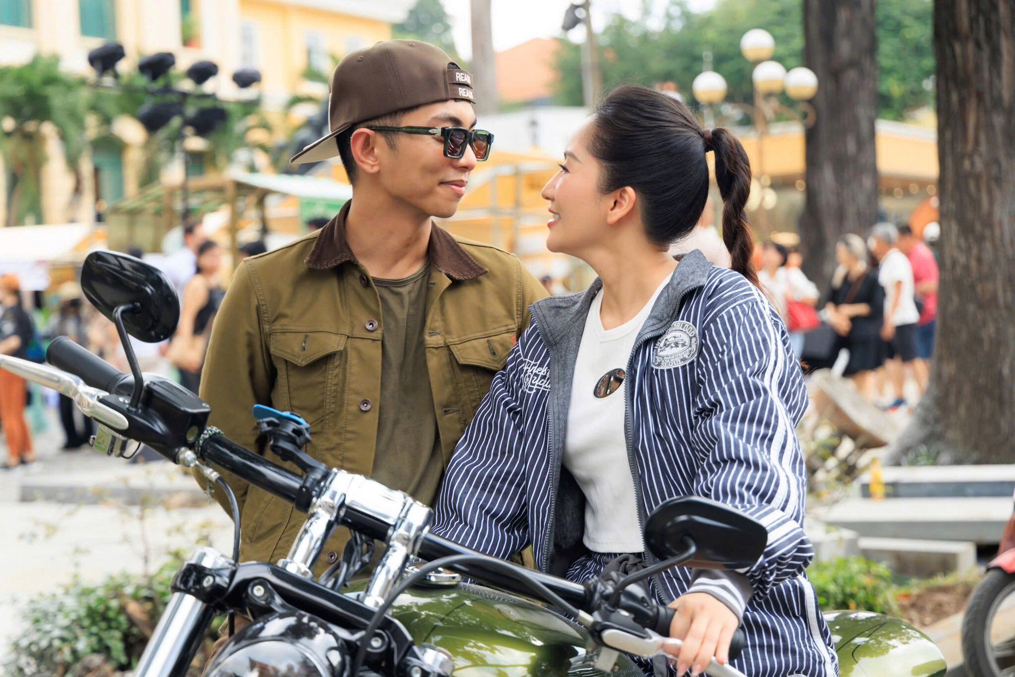 Phan Hiển lại "cầu hôn" Khánh Thi bằng nhẫn kim cương, vợ chồng có 3 con vẫn tình như mới cưới 8 Phan Hiển luôn dành lời khen mỗi khi nhắc đến bà xã.