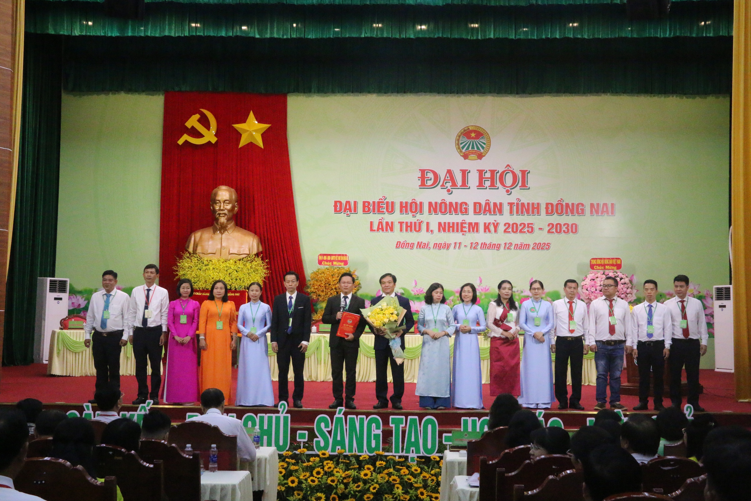 Ông Nguyễn Hữu Nguyên tiếp tục giữ chức Chủ tịch Hội Nông dân tỉnh Đồng Nai- Ảnh 3. Ông Nguyễn Hữu Nguyên tiếp tục giữ chức Chủ tịch Hội Nông dân tỉnh Đồng Nai- Ảnh 3.