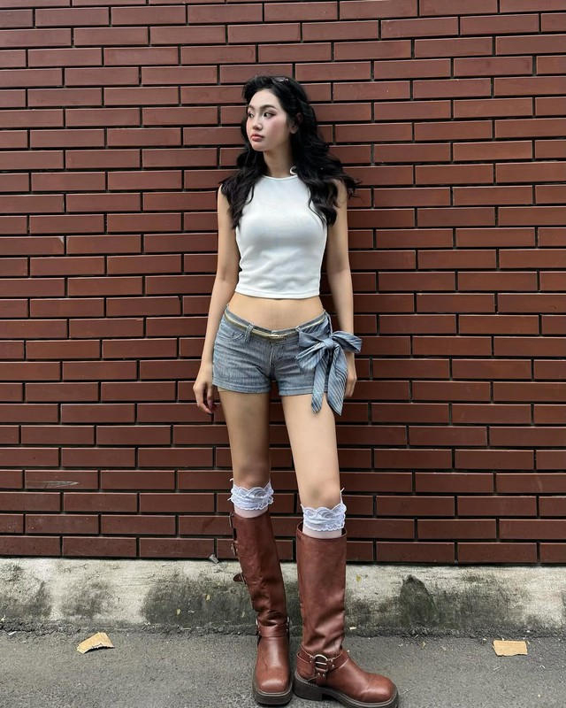 Bí quyết diện bốt cao cổ 'chuẩn chỉnh' cho mọi vóc dáng- Ảnh 8. Bí quyết diện bốt cao cổ 'chuẩn chỉnh' cho mọi vóc dáng- Ảnh 8.