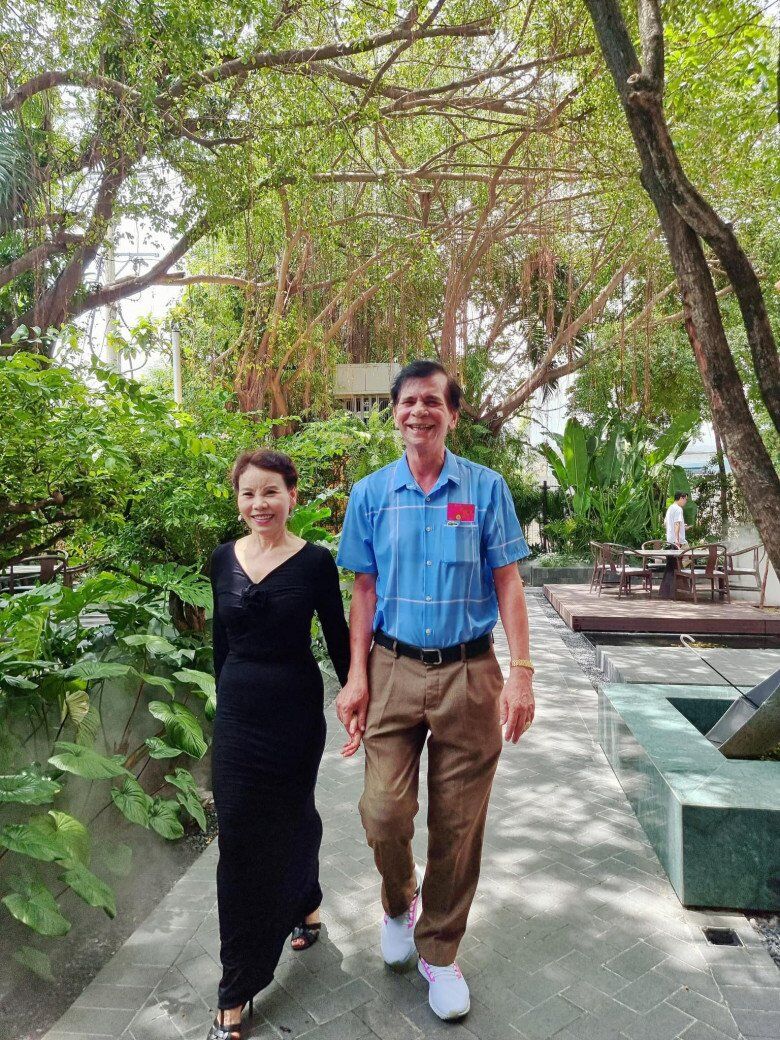 Bà Ngọc Hương và ông Sỹ An gắn bó với nhau hơn 40 năm, hôn nhân viên mãn khiến nhiều người ngưỡng mộ.