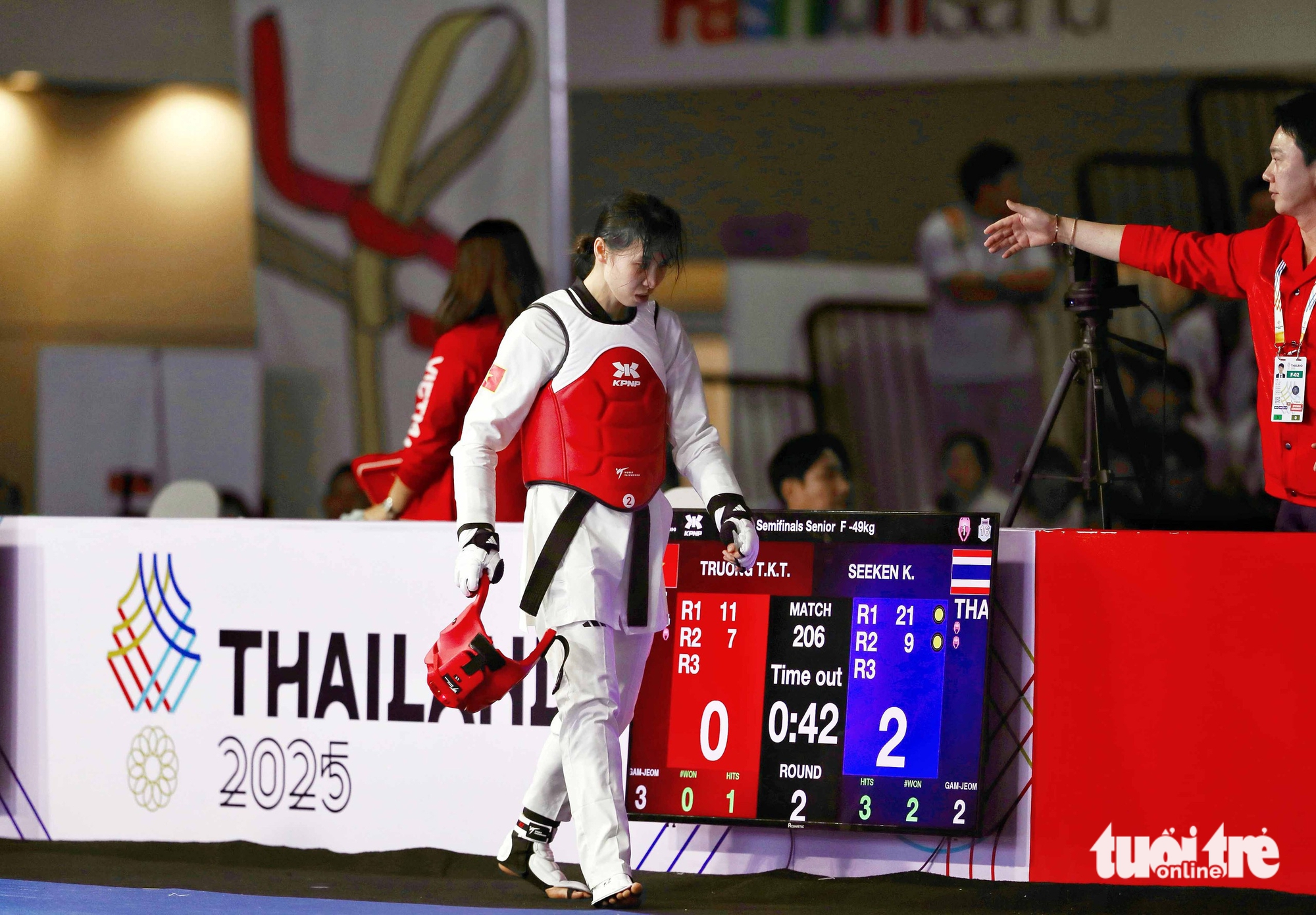 SEA Games trong nước mắt của võ sĩ taekwondo Kim Tuyền 2 SEA Games trong nước mắt của võ sĩ taekwondo Kim Tuyền - Ảnh 2.