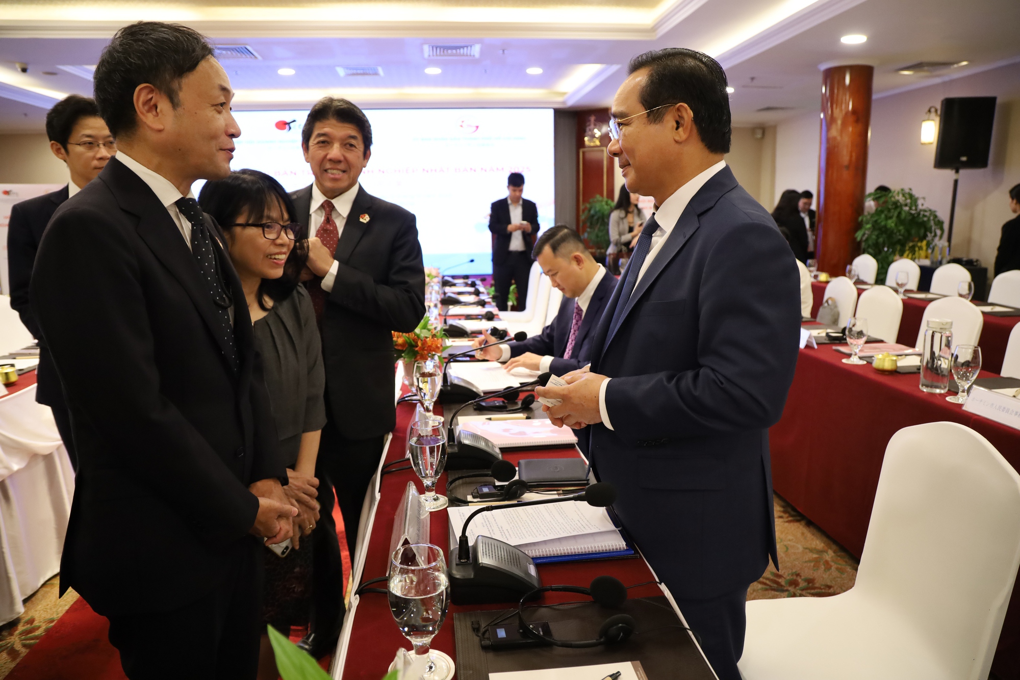 Sở Xây dựng TP HCM: Thành phố chưa có kế hoạch bắt buộc chuyển đổi xe xăng sang xe điện!- Ảnh 1. Sở Xây dựng TP HCM: Thành phố chưa có kế hoạch bắt buộc chuyển đổi xe xăng sang xe điện!- Ảnh 1.