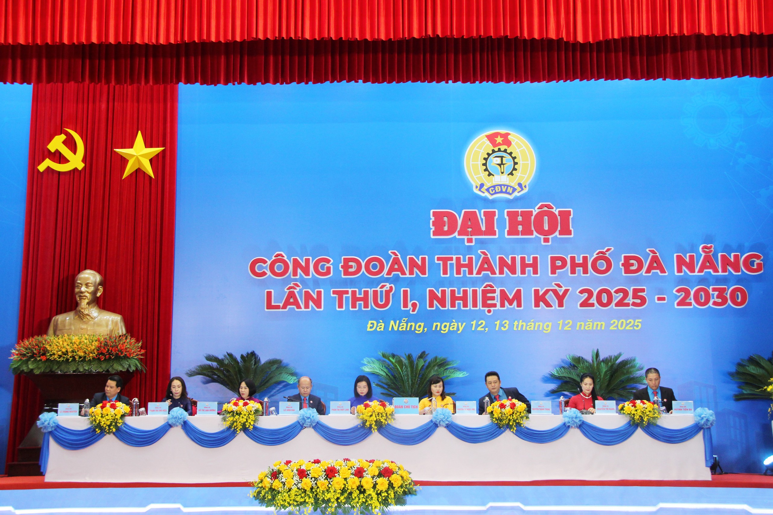Đại hội Công đoàn thành phố Đà Nẵng lần thứ I chính thức khai mạc 4 Đại hội Công đoàn thành phố Đà Nẵng lần thứ I chính thức khai mạc - Ảnh 4.