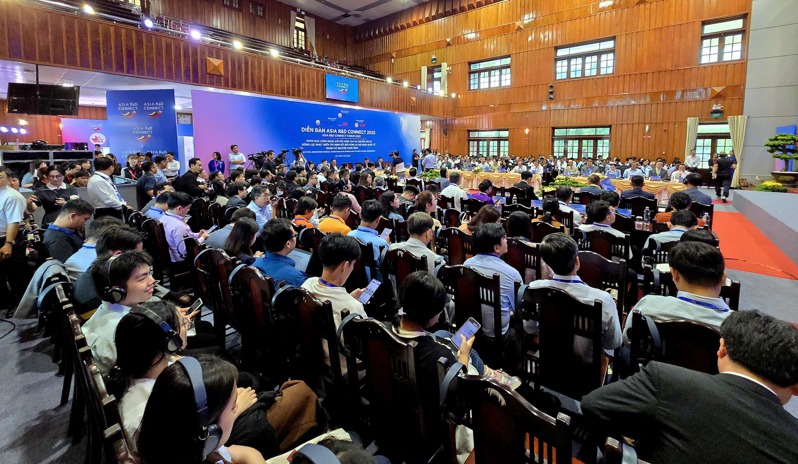 Lãnh đạo Tây Ninh trăn trở 3 vấn đề trong kiến tạo hệ sinh thái số - Ảnh 3.