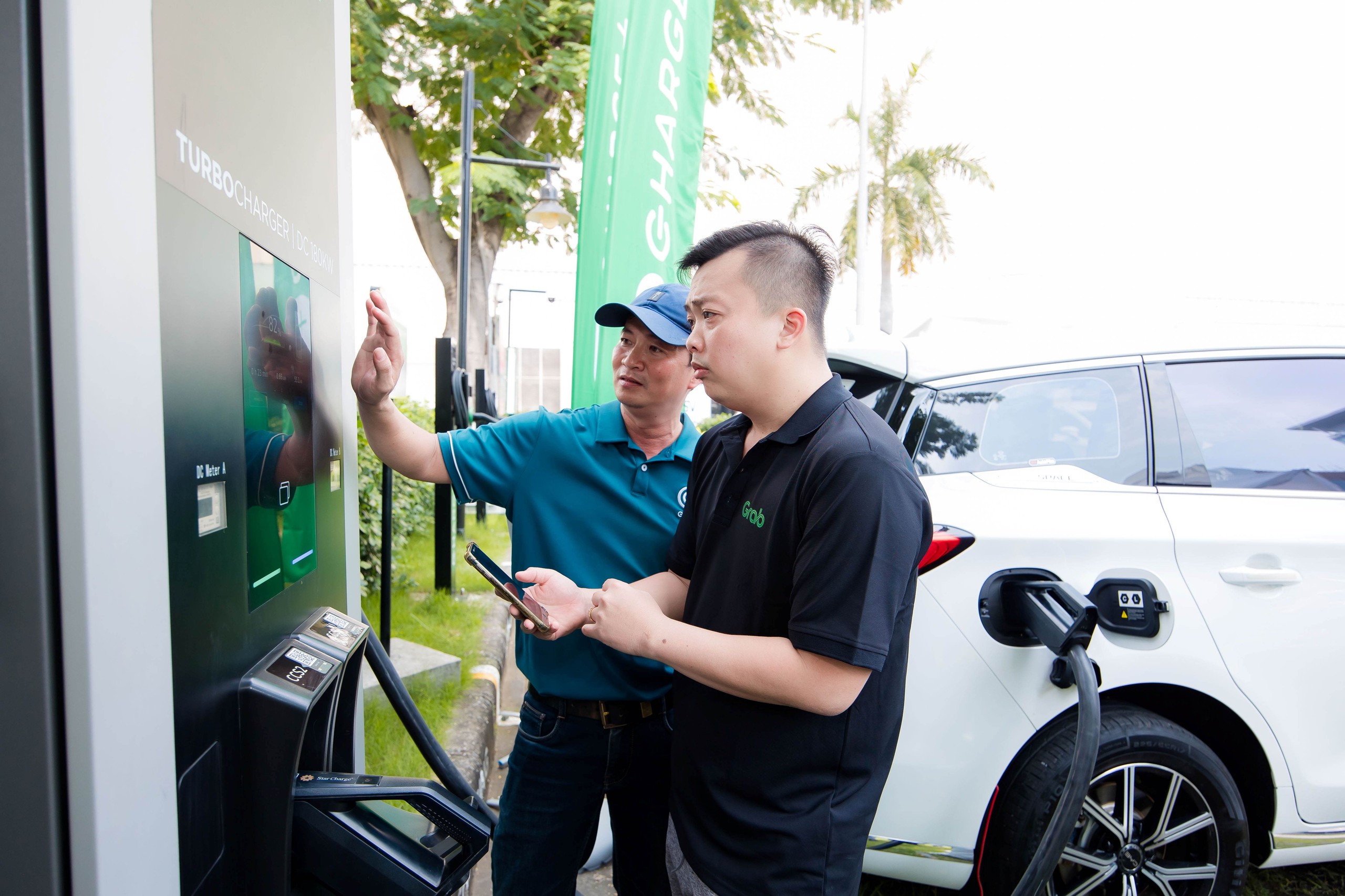 Grab Việt Nam và Charge+ hợp tác phát triển mạng lưới trạm sạc 2 Grab Việt Nam - Ảnh 2.