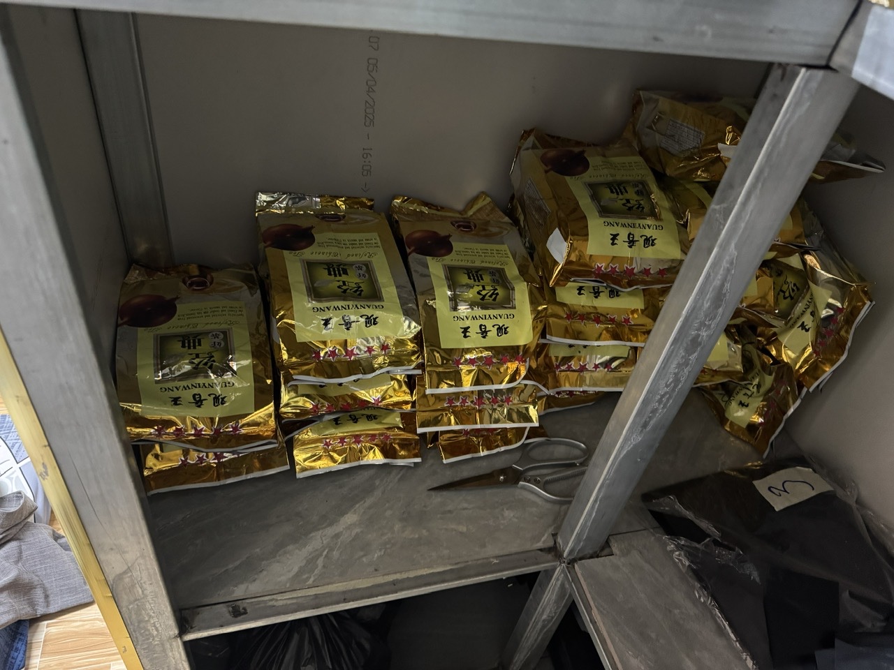 Phá đường dây ma tuý có tổ chức xuyên quốc gia: Thu 174 kg ma túy tổng hợp, 10 bánh heroin, 300 gói ma tuý dạng nước vui- Ảnh 4.