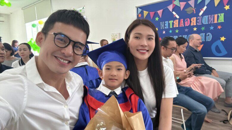 Thúy Diễm lên tiếng về tin đồn "cưới chồng mới", bạn diễn chung cũng bị nhắn tin hỏi thăm vì Lương Thế Thành "mặt căng" 6 Nhóc tì nhà Thúy Diễm học trường quốc tế, khiến bố mẹ tự hào về điểm số.