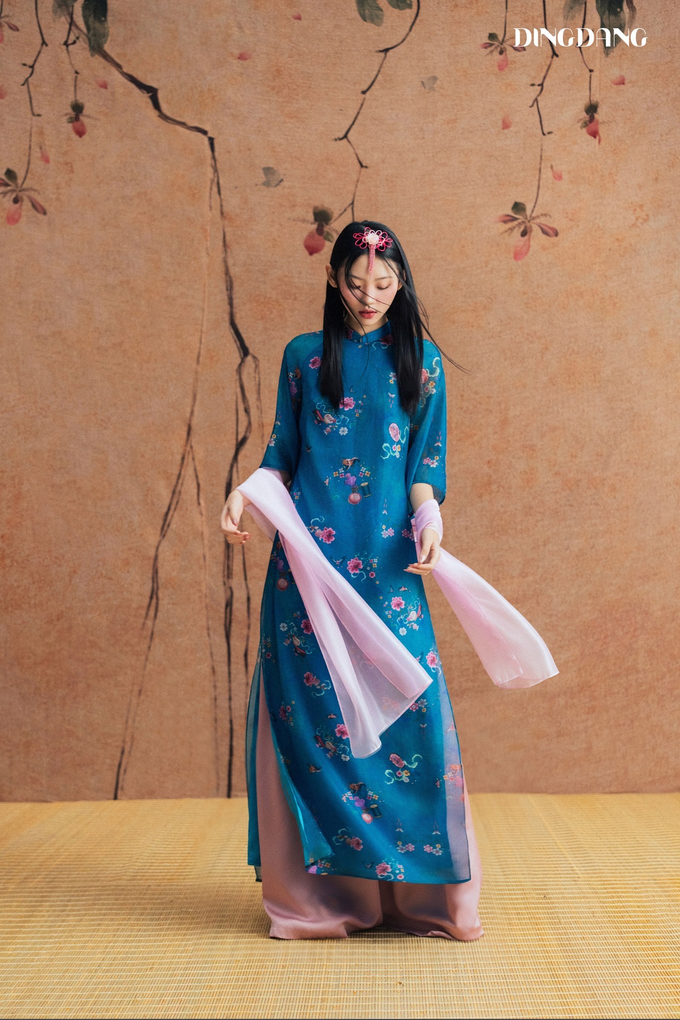 Vạn vật đều thua khi Hà Tăng mặc áo dài- Ảnh 15. Vạn vật đều thua khi Hà Tăng mặc áo dài- Ảnh 15.