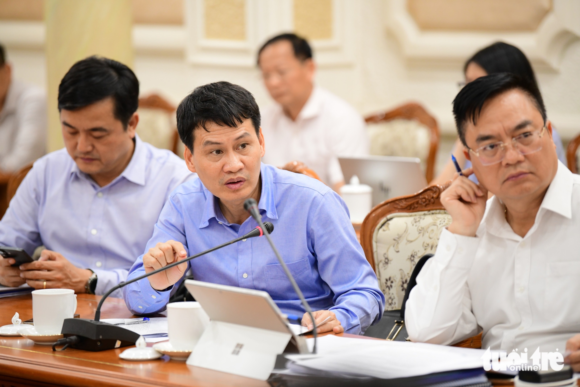 Tối 12-12, UBND TP.HCM họp khẩn, chuẩn bị triển khai Nghị quyết 98 5 Tối 12-12, UBND TP.HCM họp khẩn, chuẩn bị triển khai Nghị quyết 98 - Ảnh 6.