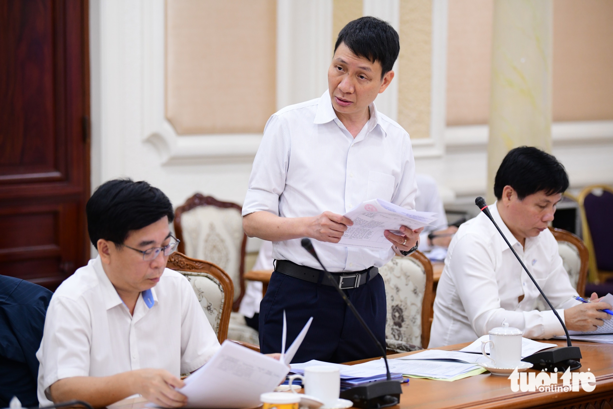 Tối 12-12, UBND TP.HCM họp khẩn, chuẩn bị triển khai Nghị quyết 98 6 Tối 12-12, UBND TP.HCM họp khẩn, chuẩn bị triển khai Nghị quyết 98 - Ảnh 7.