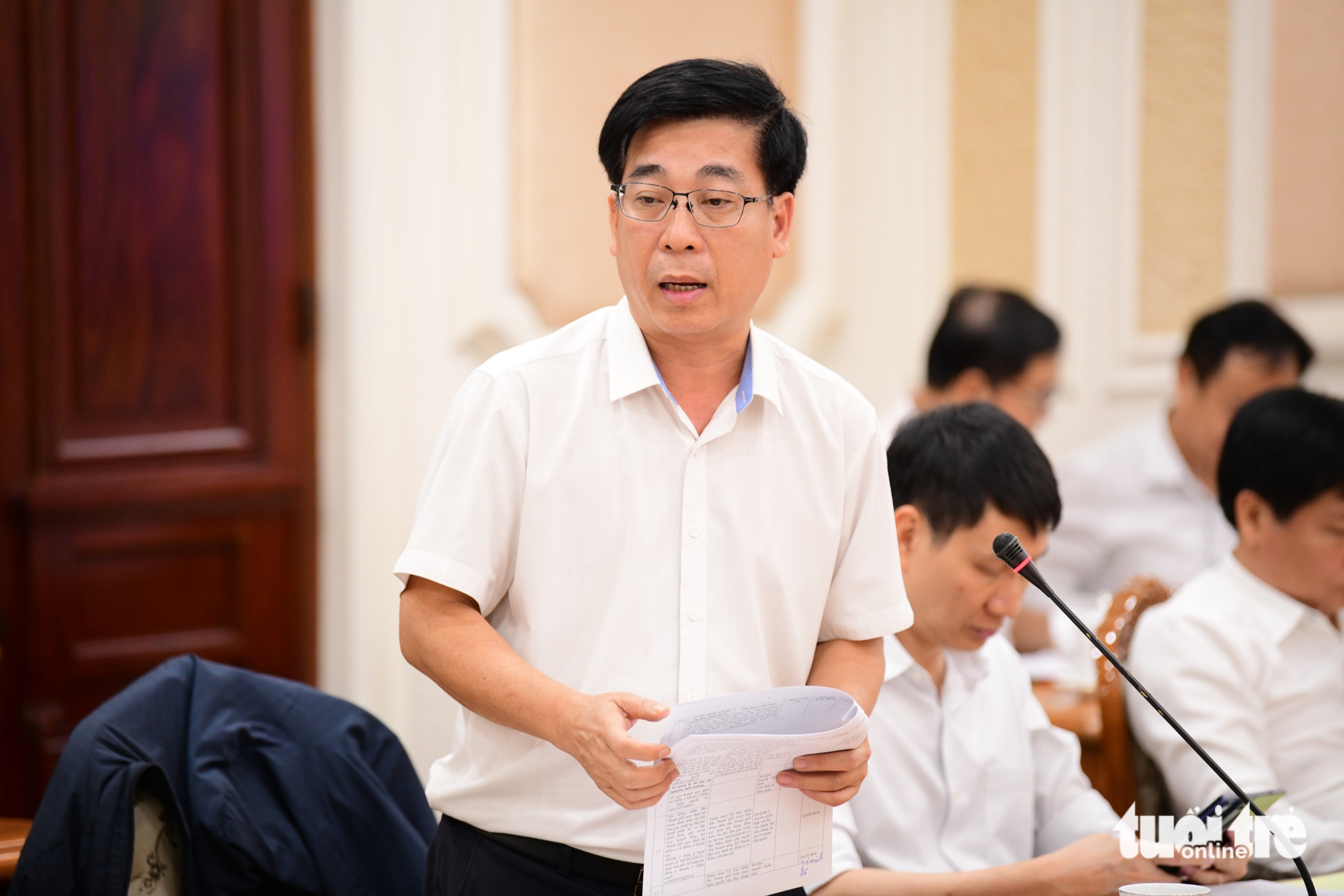 Tối 12-12, UBND TP.HCM họp khẩn, chuẩn bị triển khai Nghị quyết 98 7 Tối 12-12, UBND TP.HCM họp khẩn, chuẩn bị triển khai Nghị quyết 98 - Ảnh 8.