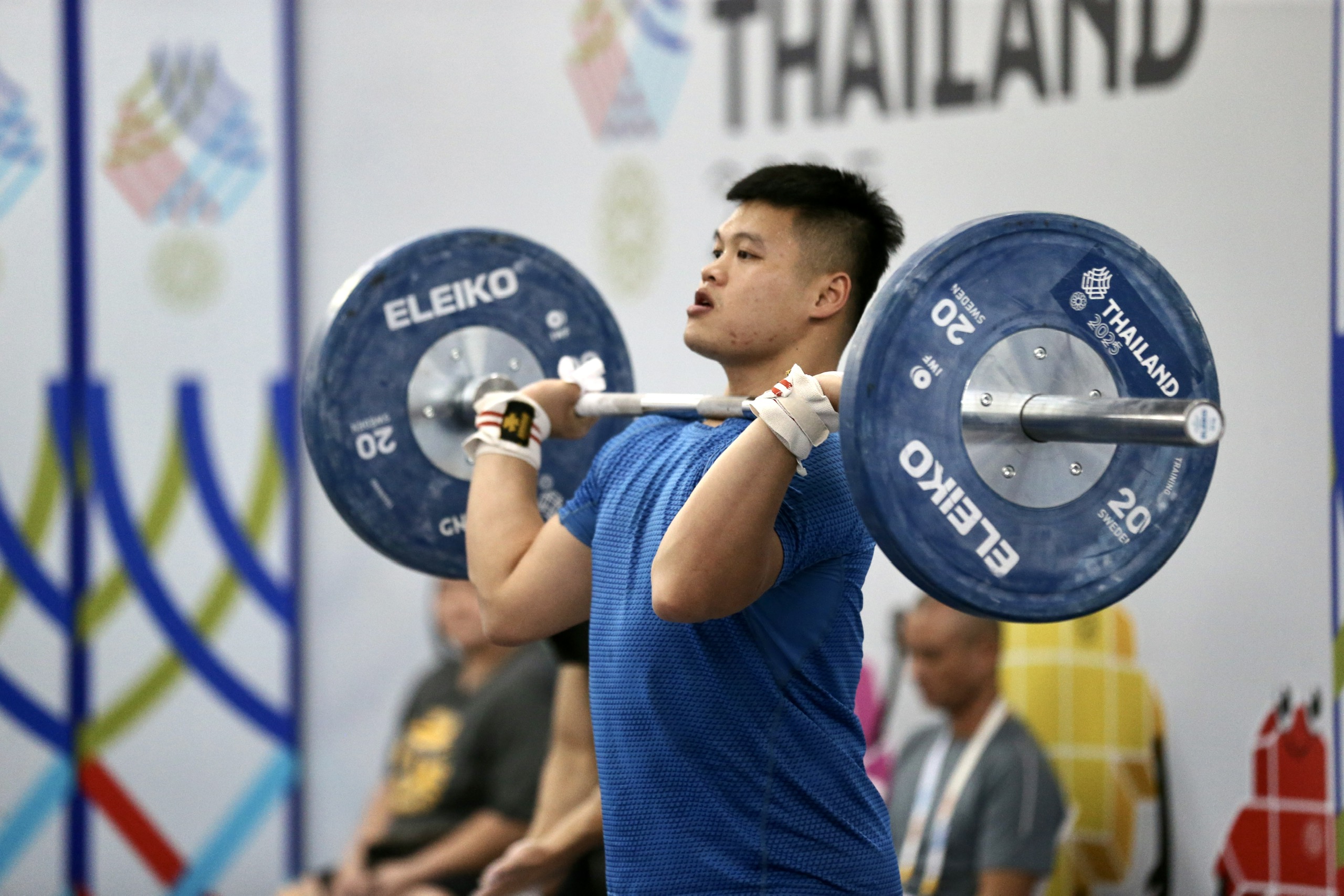 Cử tạ Việt Nam ‘bung lụa’ hôm nay: Săn vàng trong thế khó, chỉ tiêu cực bất ngờ- Ảnh 5. Cử tạ Việt Nam ‘bung lụa’ hôm nay: Săn vàng trong thế khó, chỉ tiêu cực bất ngờ- Ảnh 5.