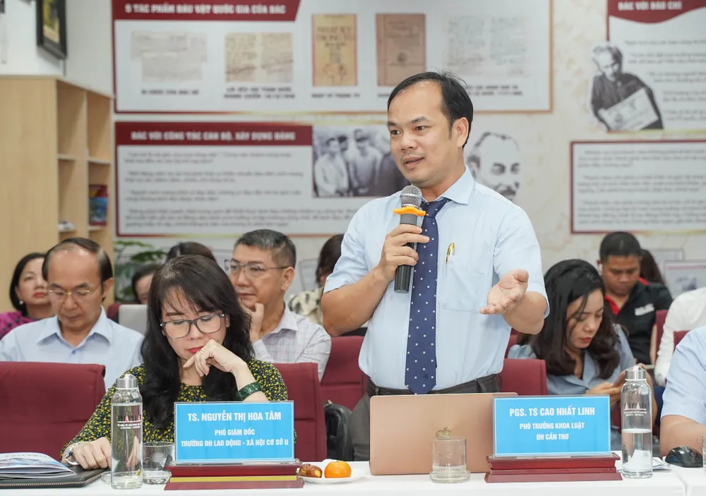 Tọa đàm - ĐT Luật ở Việt Nam hiện nay - Thuận Văn (35).jpg