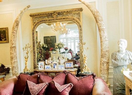 "Hoa hậu giàu nhất Việt Nam" lấy chồng giáo sư tiến sĩ, không đăng ký kết hôn, bất động sản trải dài 3 châu lục 5 1765587957 820 Hoa hau giau nhat Viet Nam lay chong giao su