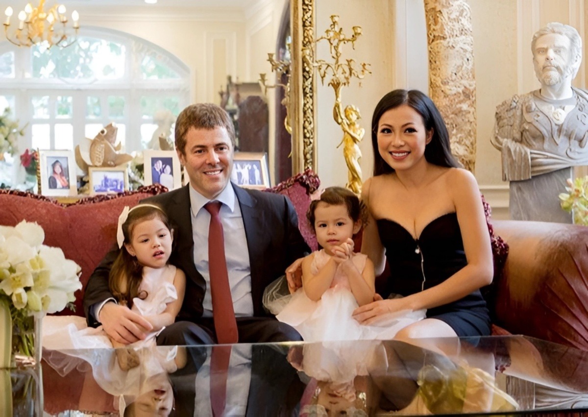 "Hoa hậu giàu nhất Việt Nam" lấy chồng giáo sư tiến sĩ, không đăng ký kết hôn, bất động sản trải dài 3 châu lục 12 1765587963 45 Hoa hau giau nhat Viet Nam lay chong giao su