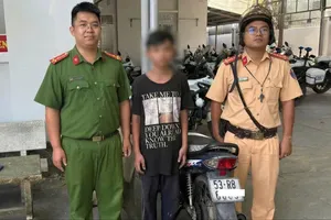 CSGT An Sương xử lý nhóm thiếu niên 14 tuổi ‘bốc đầu’ xe máy quay clip câu like