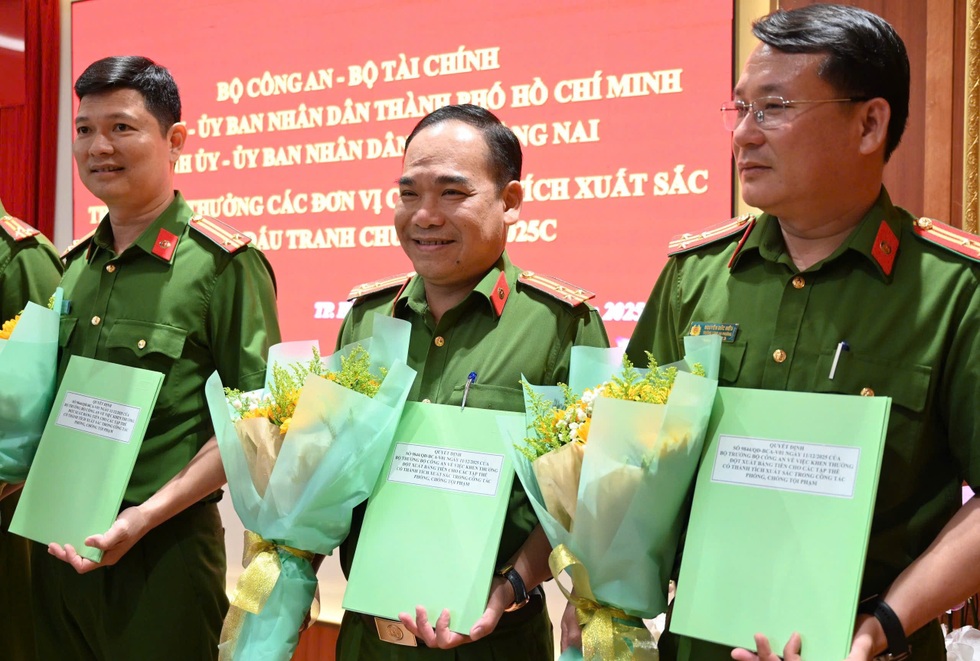 Thủ đoạn của đường dây ma túy 1.500 tỷ đồng vừa bị Bộ Công an triệt phá - 8 Thủ đoạn của đường dây ma túy 1.500 tỷ đồng vừa bị Bộ Công an triệt phá - 8