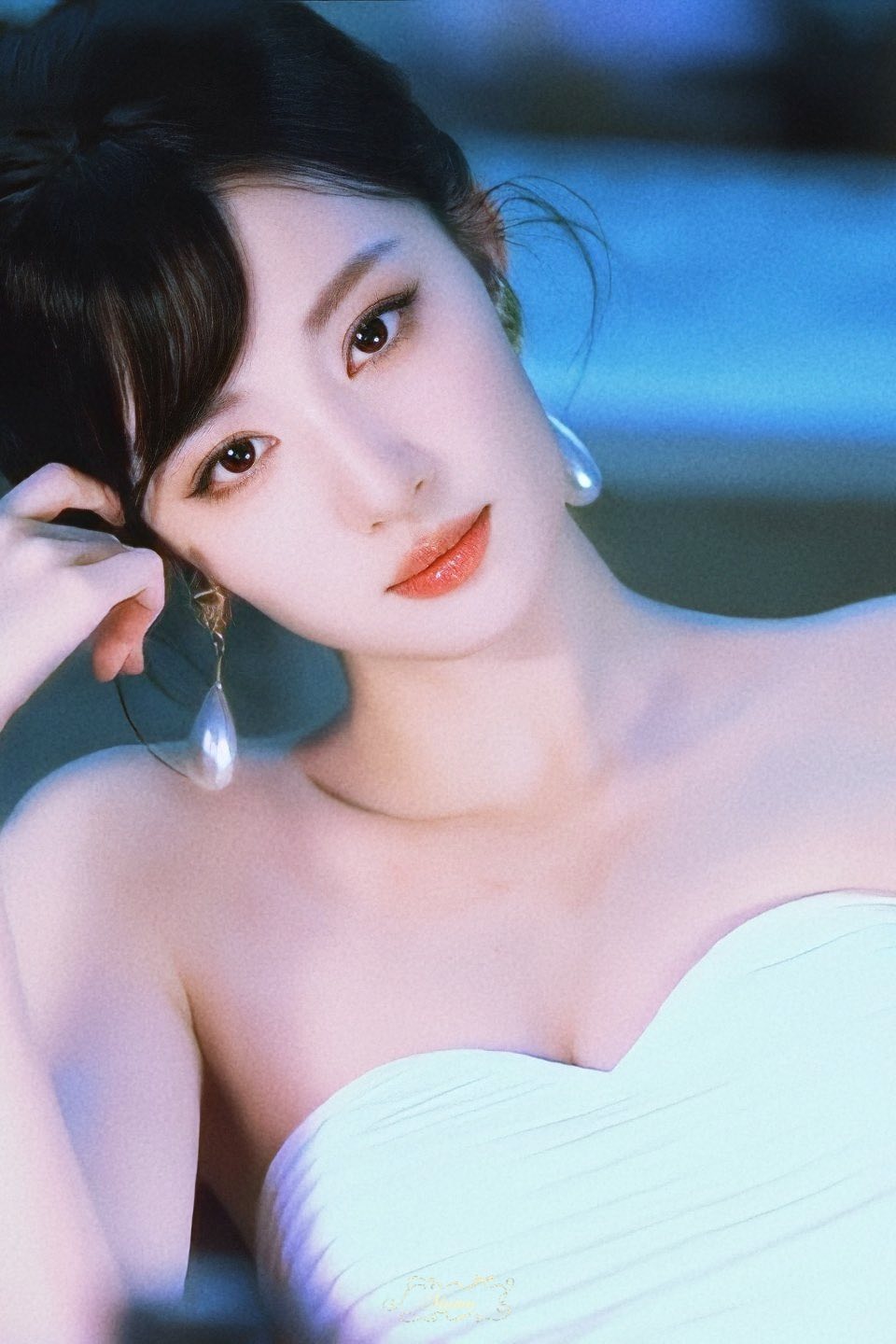 Hậu trường Vương Sở Nhiên: Nhan sắc và tài năng chinh phục trái tim công chúng - Ảnh 4. Hậu trường Vương Sở Nhiên: Nhan sắc và tài năng chinh phục trái tim công chúng - Ảnh 4.