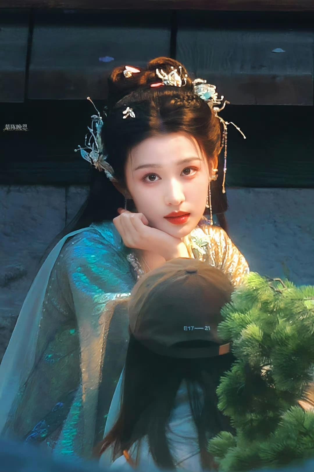 Hậu trường Vương Sở Nhiên: Nhan sắc và tài năng chinh phục trái tim công chúng - Ảnh 6. Hậu trường Vương Sở Nhiên: Nhan sắc và tài năng chinh phục trái tim công chúng - Ảnh 6.