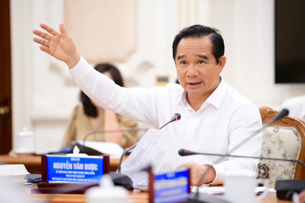 Chủ tịch UBND TP.HCM Nguyễn Văn Được chỉ đạo khi triển khai không nên cầu toàn mà vận dụng linh hoạt các quy định hiện hành. Ảnh: QUANG ĐỊNH nghi-quyet-98-chu-tich-nguyen-van-duoc-1.jpg