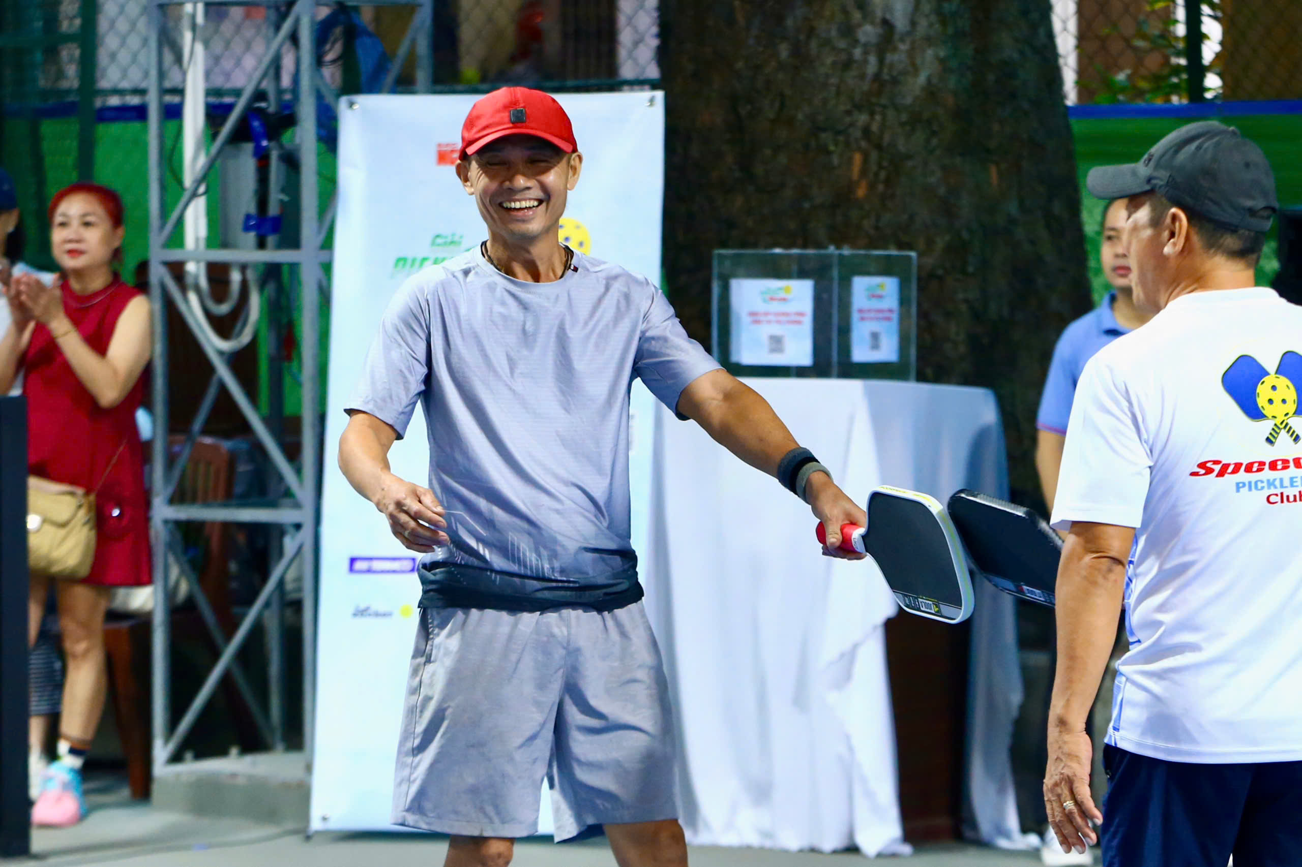 Giải Pickleball "Vòng tay yêu thương" Báo Người Lao Động 2025: Tưng bừng khai mạc 13 Giải Pickleball