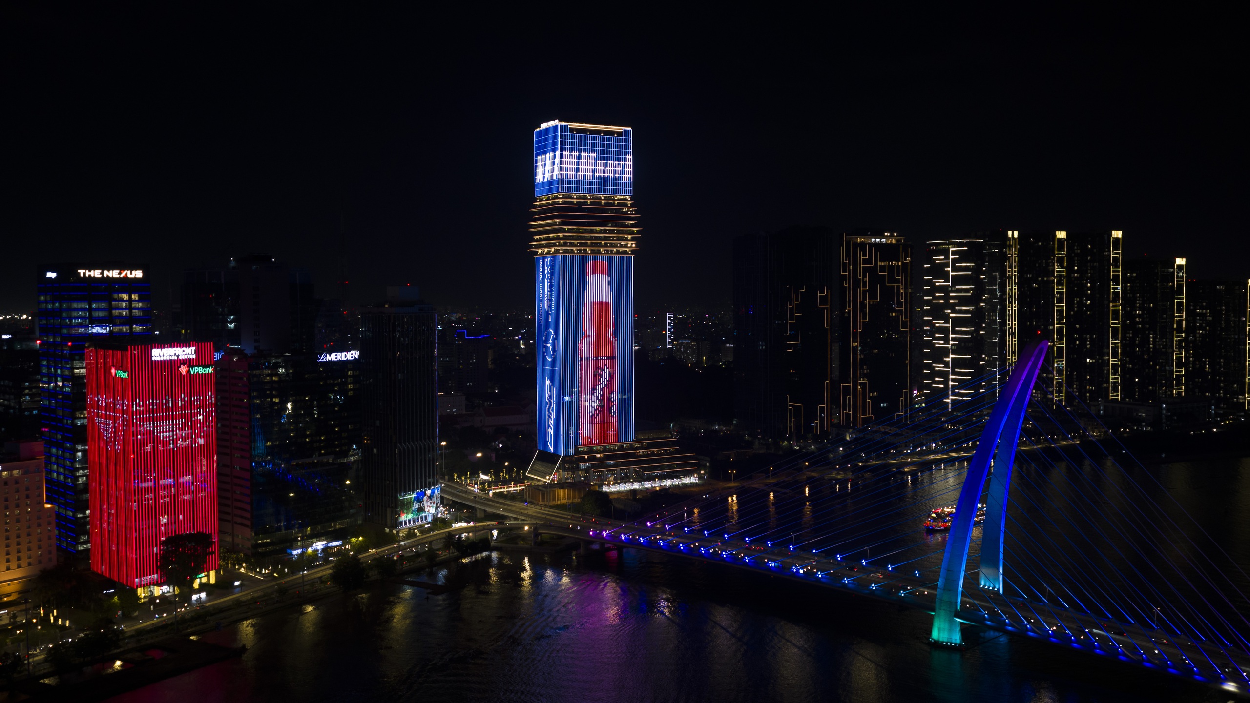 Sting Energy và Mercedes-AMG PETRONAS thắp sáng nhiều địa danh, đánh dấu hợp tác toàn cầu 2 Sting Energy và Mercedes-AMG PETRONAS thắp sáng nhiều địa danh, đánh dấu hợp tác toàn cầu - Ảnh 2.