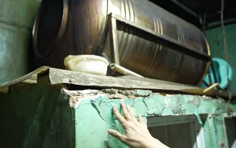 Nam ca sĩ lâu không xuất hiện, Thúy Nga thốt lên "Trời ơi" khi anh vén áo lên thấy đã mất một cánh tay 3 Căn nhà cũ kỹ của nam ca sĩ do ba mẹ để lại.