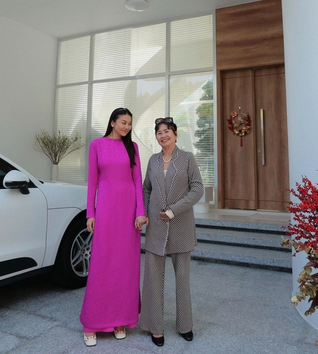 Mỹ nhân Vbiz 40 tuổi mới lấy chồng, không phải làm dâu, sống như bà hoàng trong bạch dinh 1000m²- Ảnh 4. Mỹ nhân Vbiz 40 tuổi mới lấy chồng, không phải làm dâu, sống như bà hoàng trong bạch dinh 1000m²- Ảnh 4.