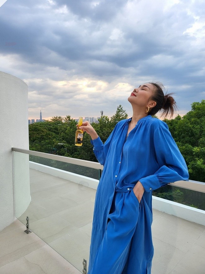 Mỹ nhân Vbiz 40 tuổi mới lấy chồng, không phải làm dâu, sống như bà hoàng trong bạch dinh 1000m²- Ảnh 12. Mỹ nhân Vbiz 40 tuổi mới lấy chồng, không phải làm dâu, sống như bà hoàng trong bạch dinh 1000m²- Ảnh 12.