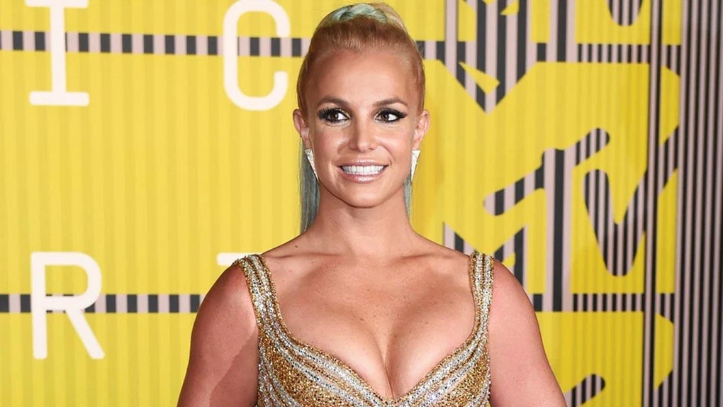Giữa bất ổn tâm lý, Britney Spears thân mật cùng người đàn ông lạ - 4