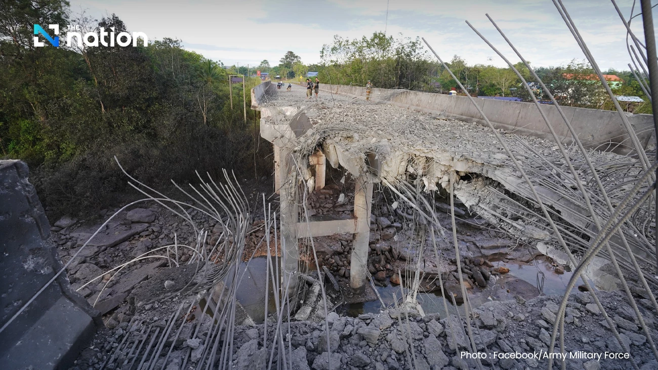 Thái Lan - Campuchia tiếp tục giao tranh sau tuyên bố ngừng bắn của ông Trump 2 giao tranh - Ảnh 2.