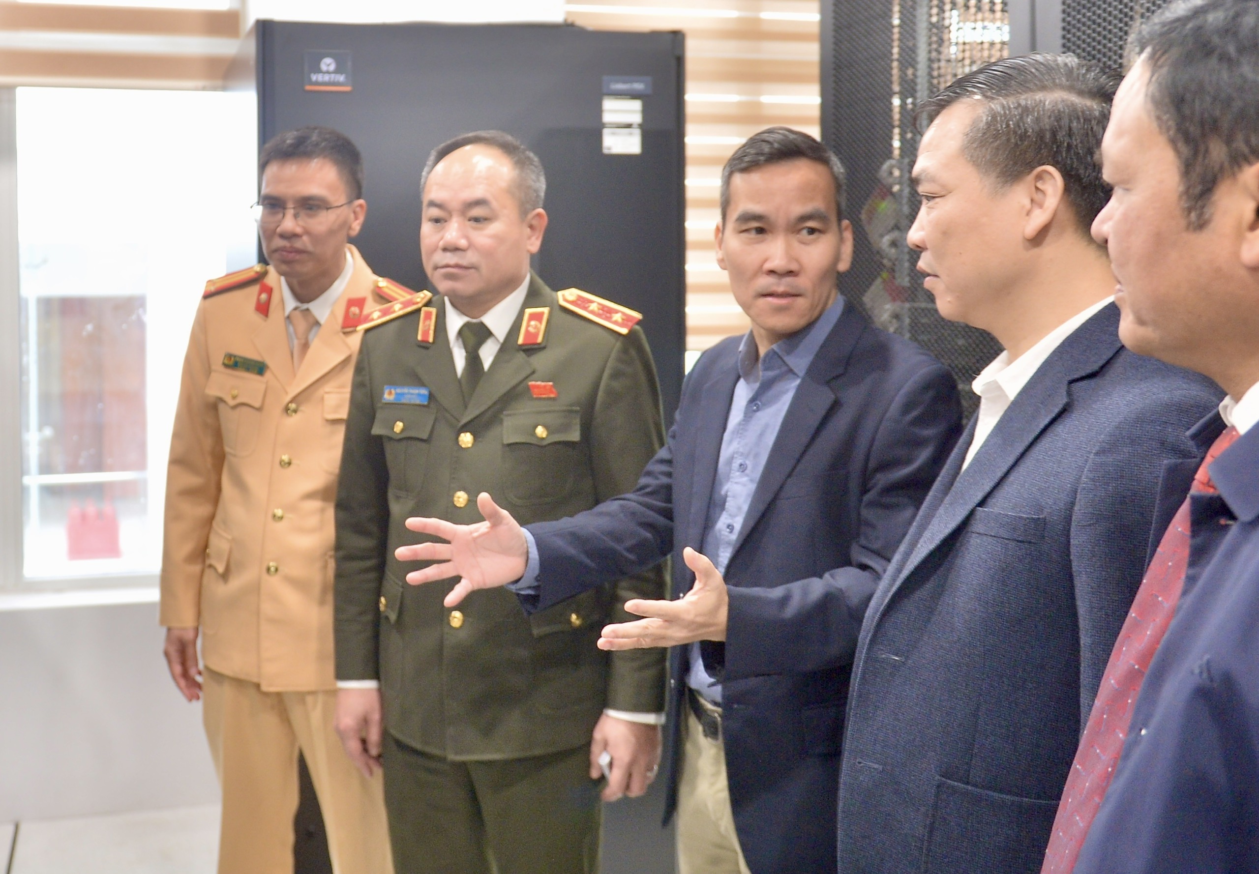 Hà Nội chính thức vận hành camera AI, từ nay ý thức người dân sẽ thay đổi 3 Hà Nội chính thức vận hành camera AI, từ nay ý thức người dân sẽ thay đổi - Ảnh 2.