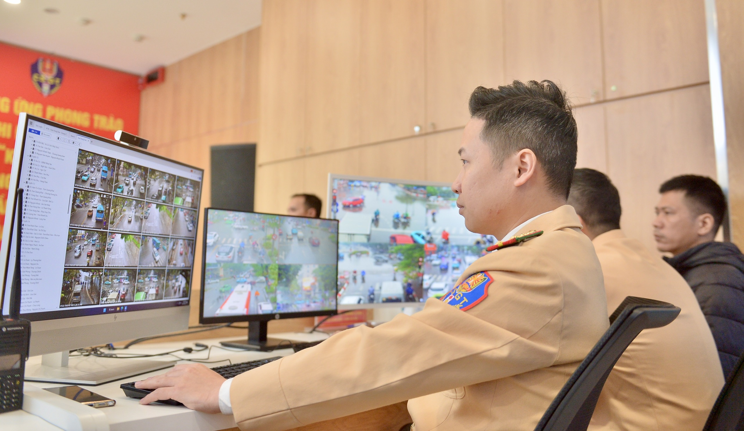 Hà Nội chính thức vận hành camera AI, từ nay ý thức người dân sẽ thay đổi 4 Hà Nội chính thức vận hành camera AI, từ nay ý thức người dân sẽ thay đổi - Ảnh 3.