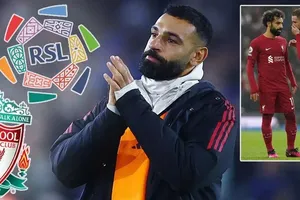 Cuộc gặp bí mật giữa Salah và Henderson giữa sự hỗn loạn của Liverpool