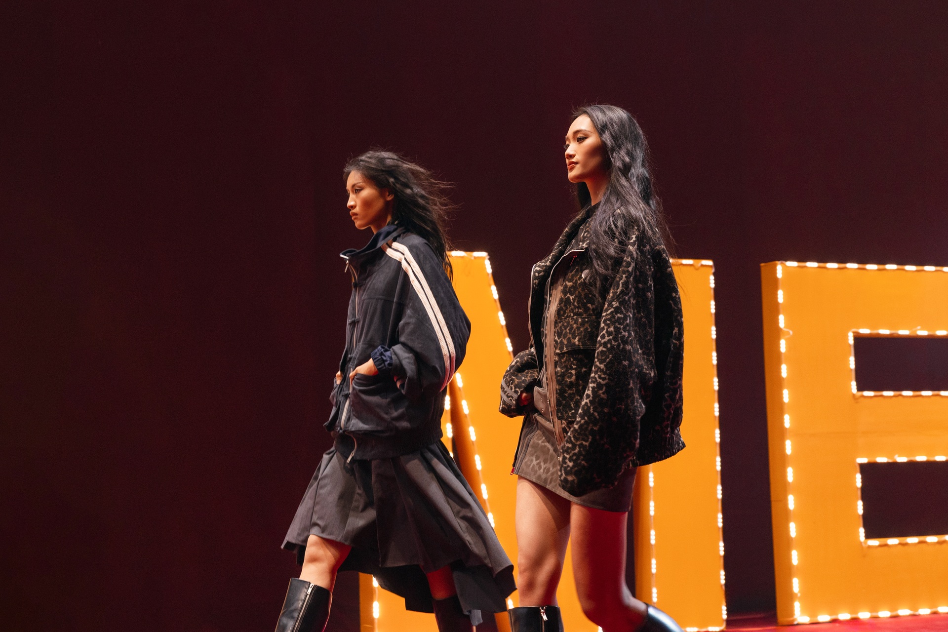 HHen Niê tái xuất sàn diễn, nhan sắc mẹ bỉm sữa gây chú ý - 7 HHen Niê tái xuất sàn diễn, nhan sắc mẹ bỉm sữa gây chú ý - 7