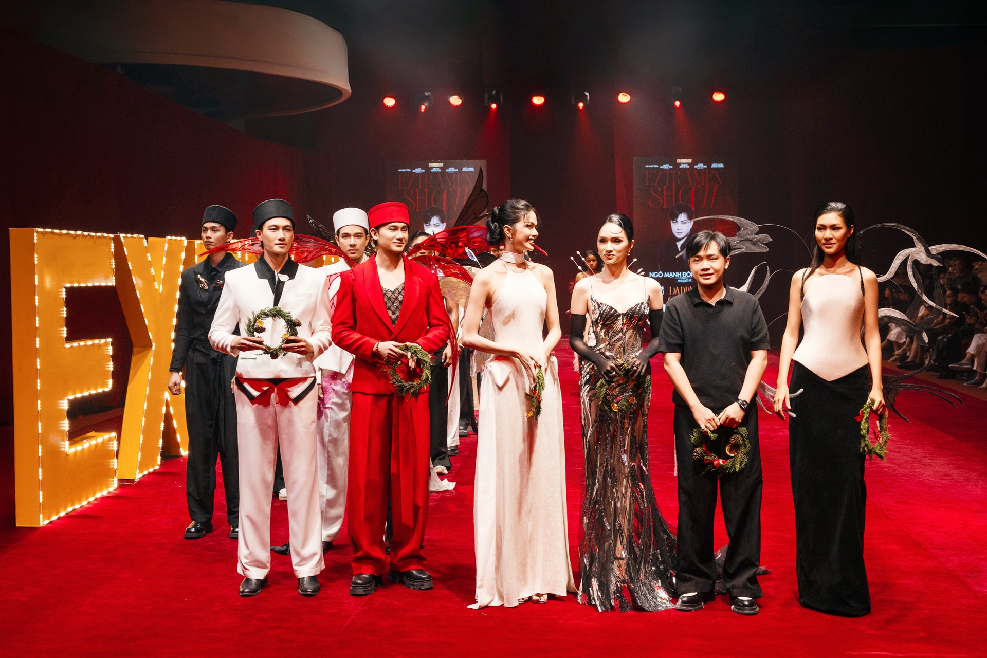 HHen Niê tái xuất sàn diễn, nhan sắc mẹ bỉm sữa gây chú ý - 12 HHen Niê tái xuất sàn diễn, nhan sắc mẹ bỉm sữa gây chú ý - 12