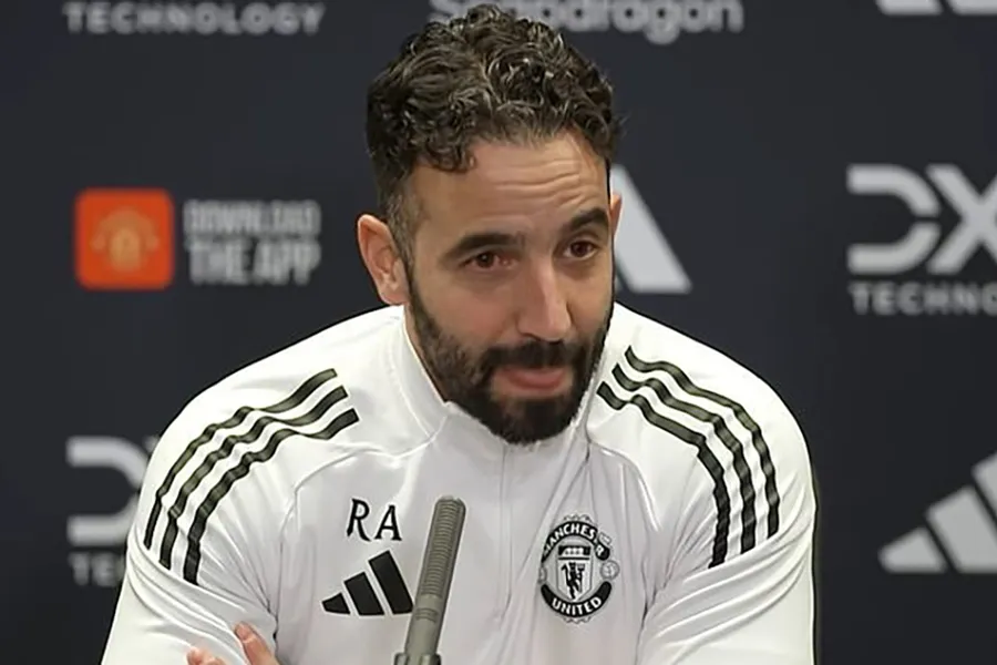 Amorim thừa nhận không biết gì về 3 ngôi sao chủ chốt của MU trước cuộc đối đầu với Bournemouth. ẢNH: MANCHESTER UNITED amorim-3-ngoi-sao-chu-chot-cua-mu.jpg