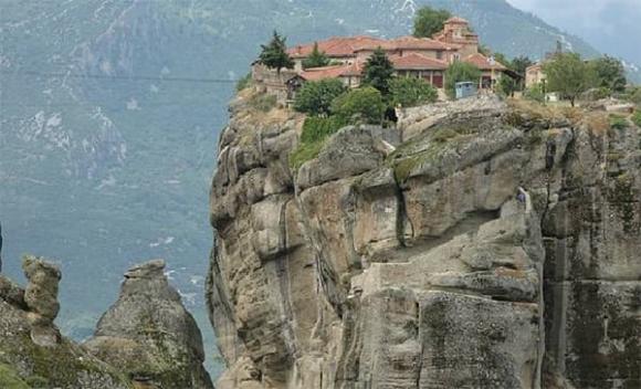 vuong-quoc-nam-nhan-duy-nhat-tren-the-gioi-hon-1000-nam-khong-co-phu-nu-dong-vat-giong-cai-cung-bi-cam (6).jpg 0 Vương quốc nam nhân, Athos, nơi không có phụ nữ