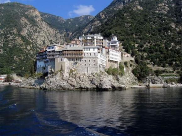 vuong-quoc-nam-nhan-duy-nhat-tren-the-gioi-hon-1000-nam-khong-co-phu-nu-dong-vat-giong-cai-cung-bi-cam (6).jpg 0 Vương quốc nam nhân, Athos, nơi không có phụ nữ