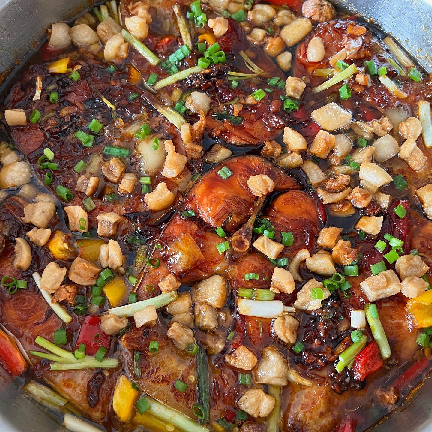 2 con dâu nhà tỷ phú Johnathan Hạnh Nguyễn vừa xinh, vừa được chồng chiều nhưng đảm đang cỡ này! 4 2 con dâu nhà tỷ phú Johnathan Hạnh Nguyễn vừa xinh, vừa được chồng chiều nhưng đảm đang cỡ này! - 4