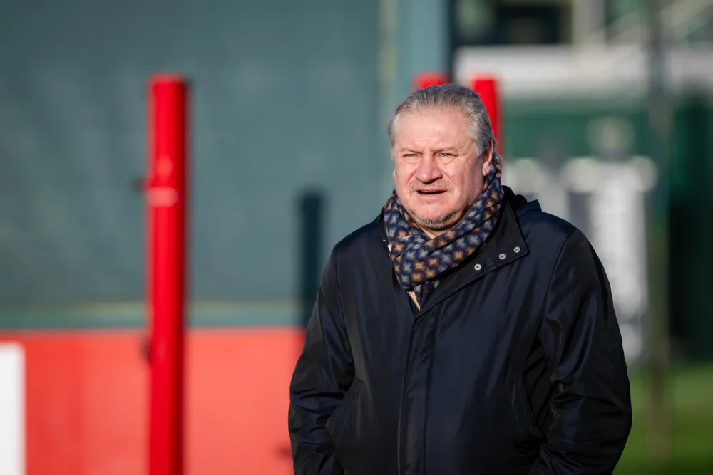 Kanchelskis trong chuyến trở lại thăm MU vào hôm qua 12-12 (giờ Anh). ẢNH: MANCHESTER UNITED Kanchelskis-sir-alex-ferguson.jpg