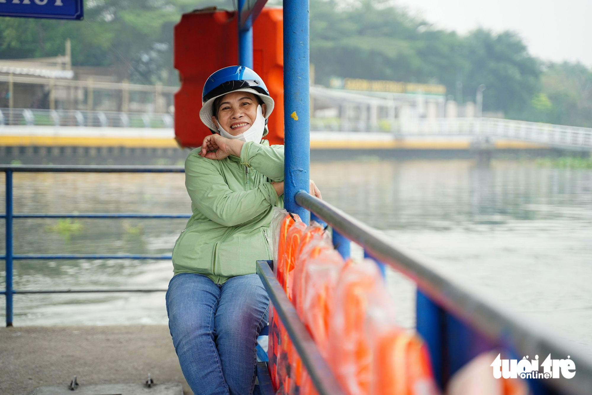 Phà Bình Quới chạy lại, người dân 'thở phào' vì né được điểm kẹt xe 2 phà bình quới - Ảnh 2.