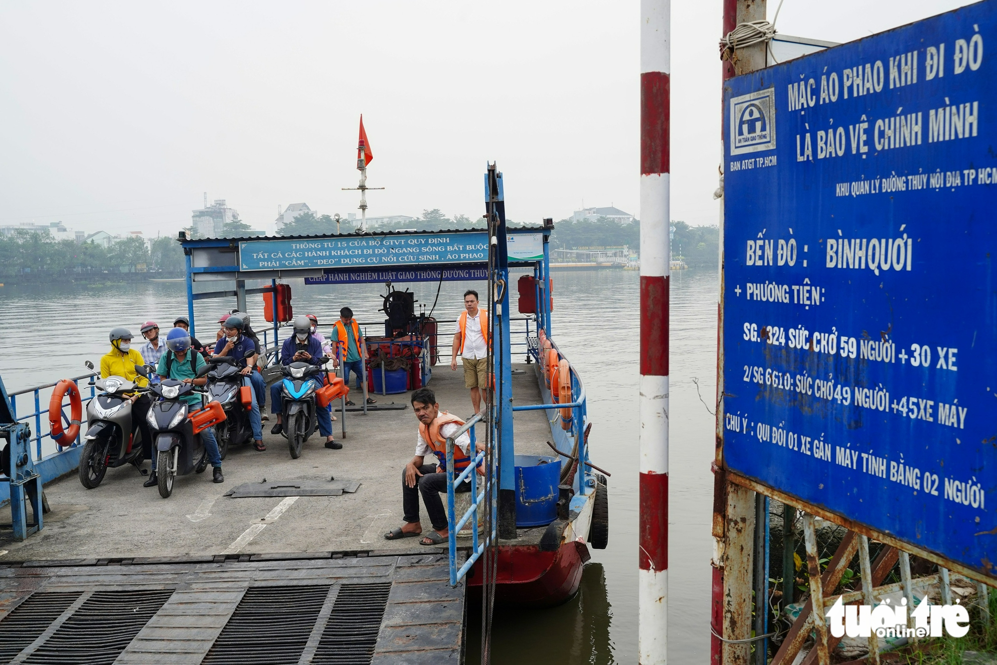 Phà Bình Quới chạy lại, người dân 'thở phào' vì né được điểm kẹt xe 4 phà bình quới - Ảnh 4.