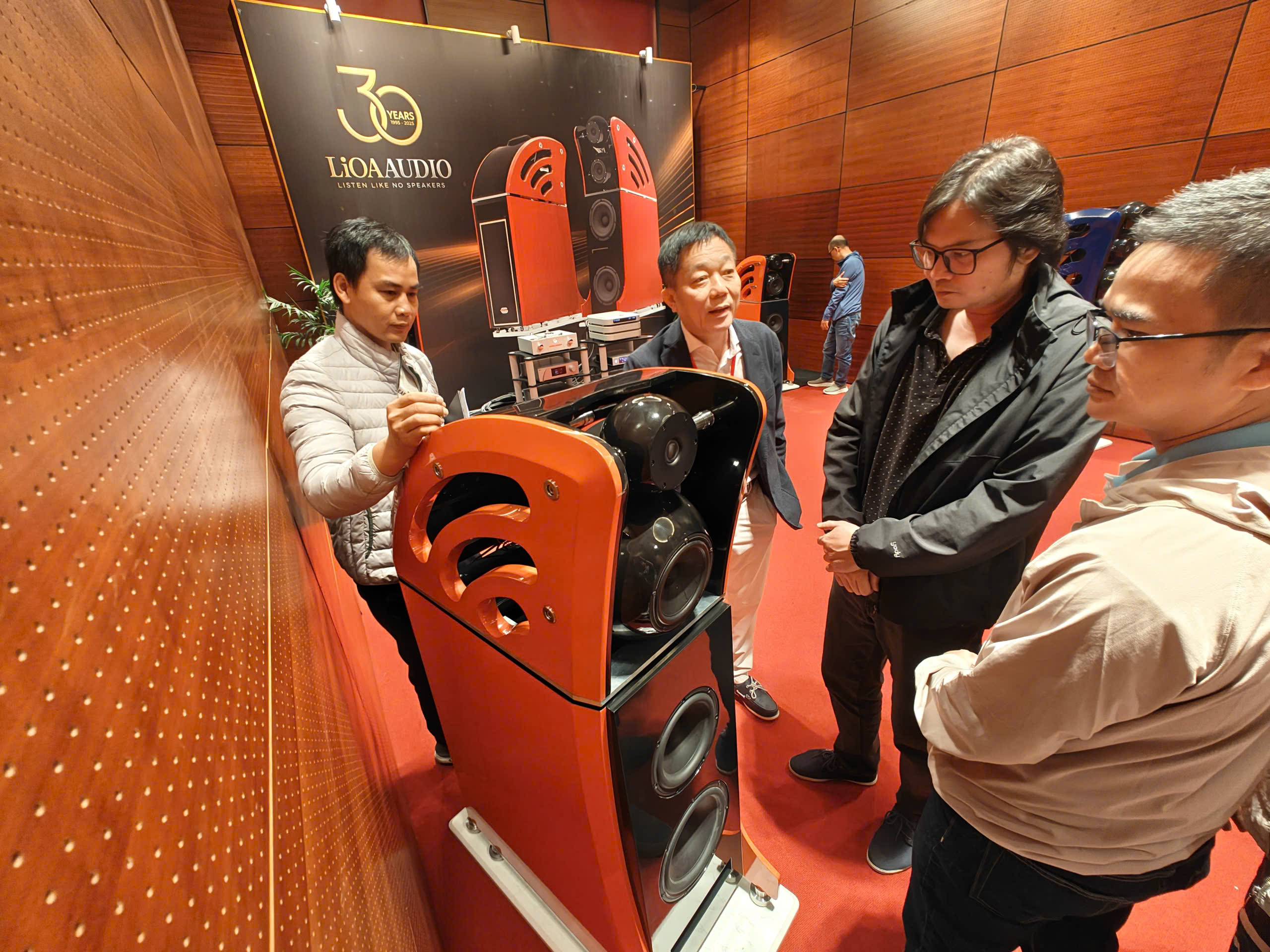 Hàng chục dàn âm thanh tiền tỉ phô diễn tại triển lãm AV Show Hà Nội - Ảnh 2. AV Show - Ảnh 2.