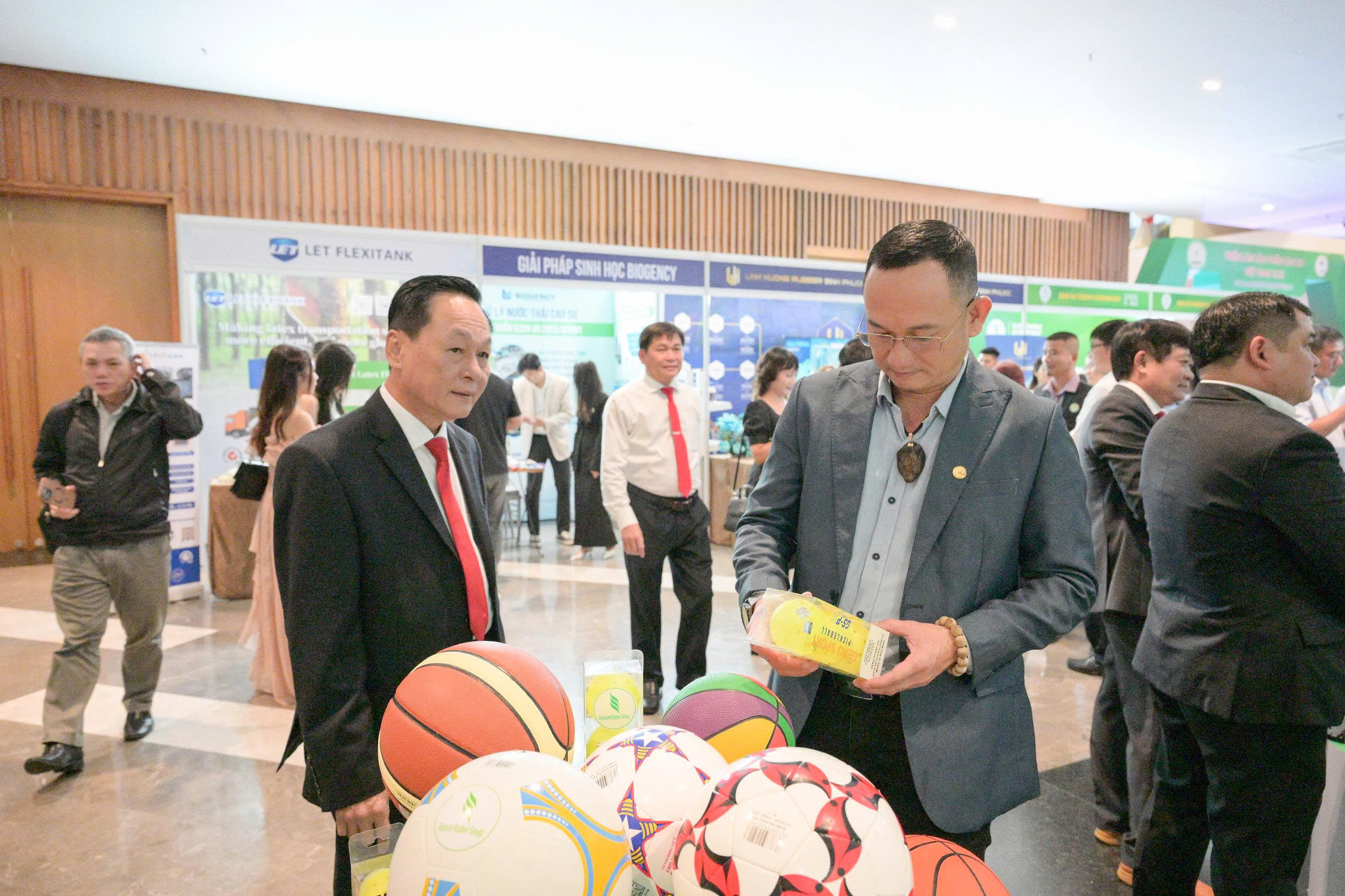 Ngành cao su xuất khẩu đạt 11,6 tỉ USD, khai phá thị trường tín chỉ carbon 3 Ngành cao su xuất khẩu đạt 11,6 tỉ USD, khai phá thị trường tín chỉ carbon - Ảnh 3.