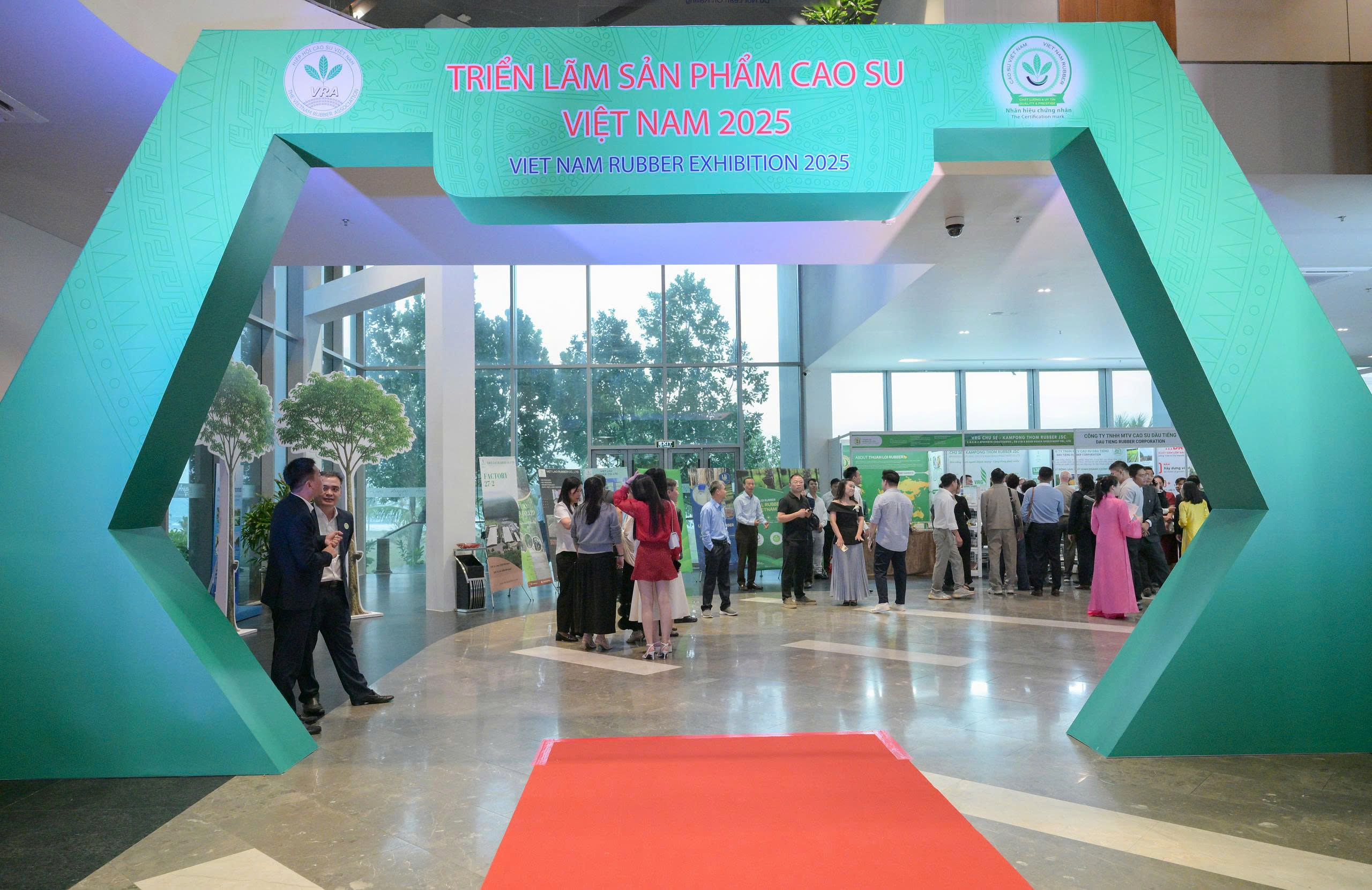 Ngành cao su xuất khẩu đạt 11,6 tỉ USD, khai phá thị trường tín chỉ carbon 2 Ngành cao su xuất khẩu đạt 11,6 tỉ USD, khai phá thị trường tín chỉ carbon - Ảnh 2.