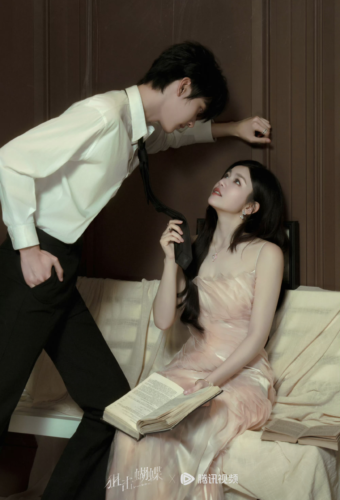 Xem 1000 phim ngôn tình mới thấy 1 bộ là đỉnh cao chemistry: Nữ chính trẻ đẹp dễ sợ, 42 tuổi mà như gái 18 4 1765619455 615 Xem 1000 phim ngon tinh moi thay 1 bo la