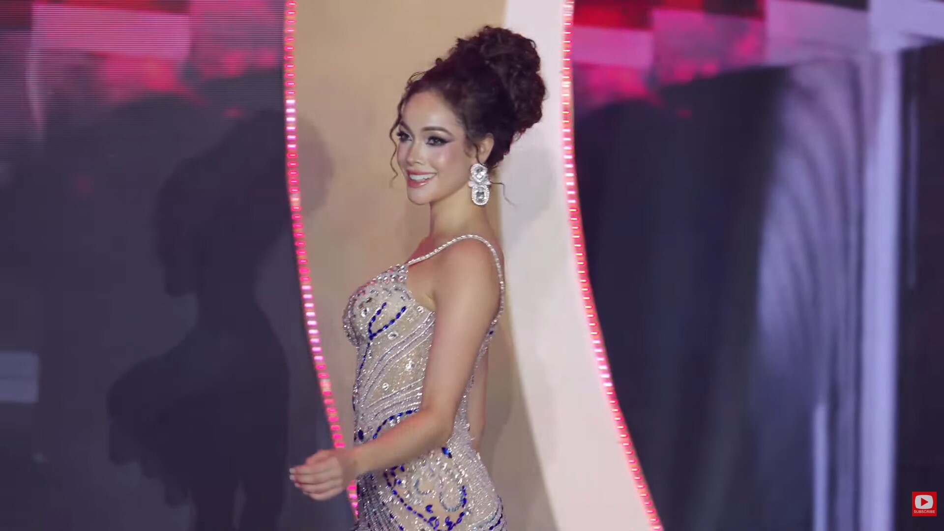 Trực tiếp Chung kết Miss Charm 2025: Mai Ngô có thành tích dù trượt Top 5, Tân Hoa hậu gọi tên người đẹp đến từ Venezuela 17 Trực tiếp Chung kết Miss Charm 2025: Mai Ngô có thành tích dù trượt Top 5, Tân Hoa hậu gọi tên người đẹp đến từ Venezuela - 16