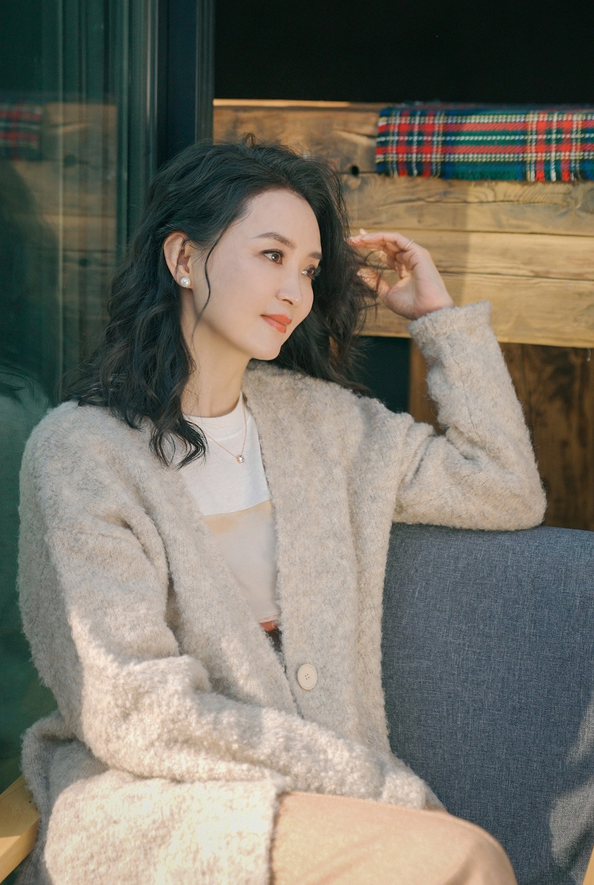 Không tin được đây là visual con trai 19 tuổi của mỹ nhân đẹp nhất Hoàn Châu Cách Cách!- Ảnh 6. Không tin được đây là visual con trai 19 tuổi của mỹ nhân đẹp nhất Hoàn Châu Cách Cách!- Ảnh 6.