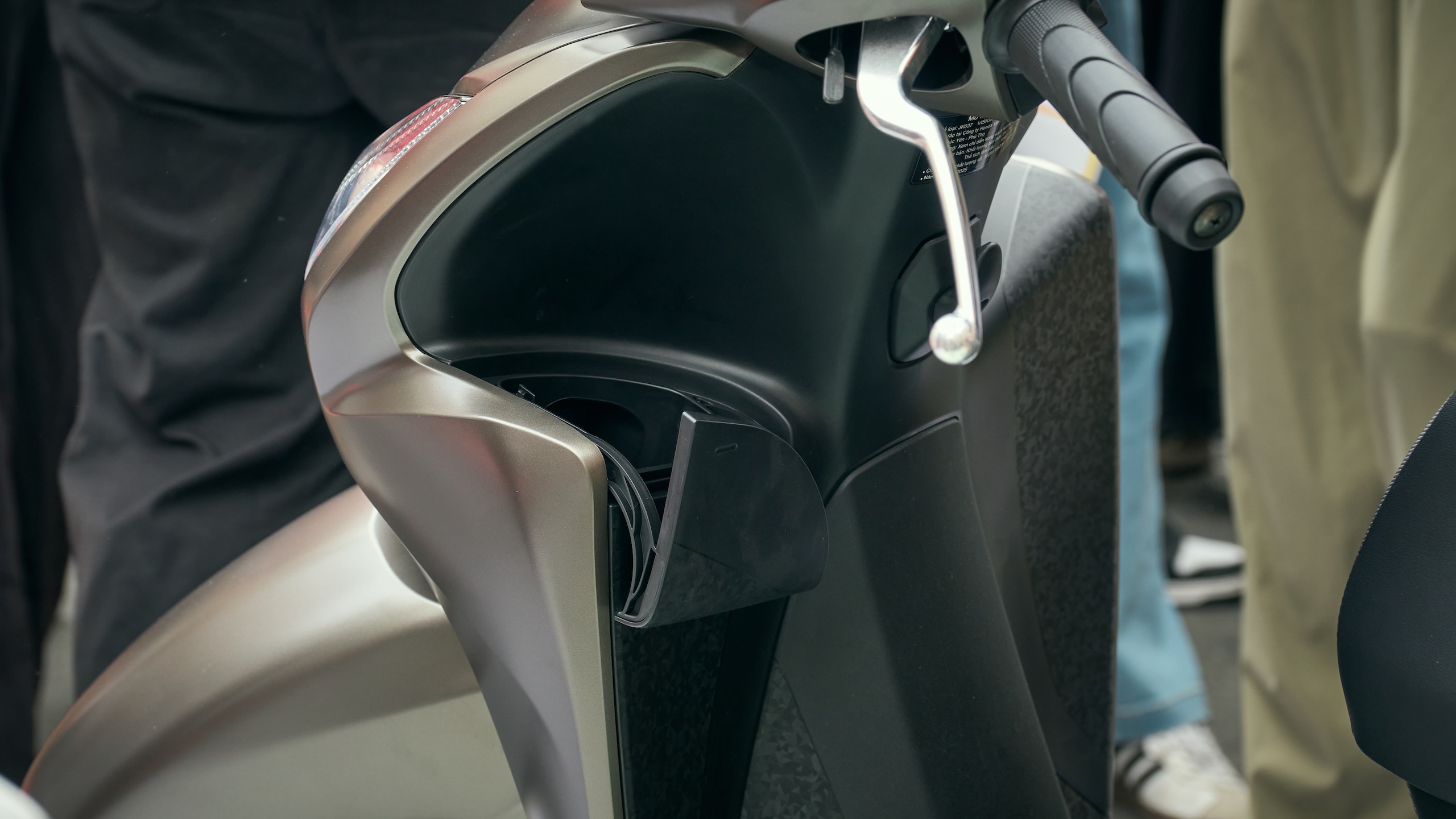 Honda Vision 2026 khoác áo mới, giá không đổi 6 Xe tay ga quốc dân Honda Vision có phối màu mới, giá từ 31,9 triệu đồng - Ảnh 7.